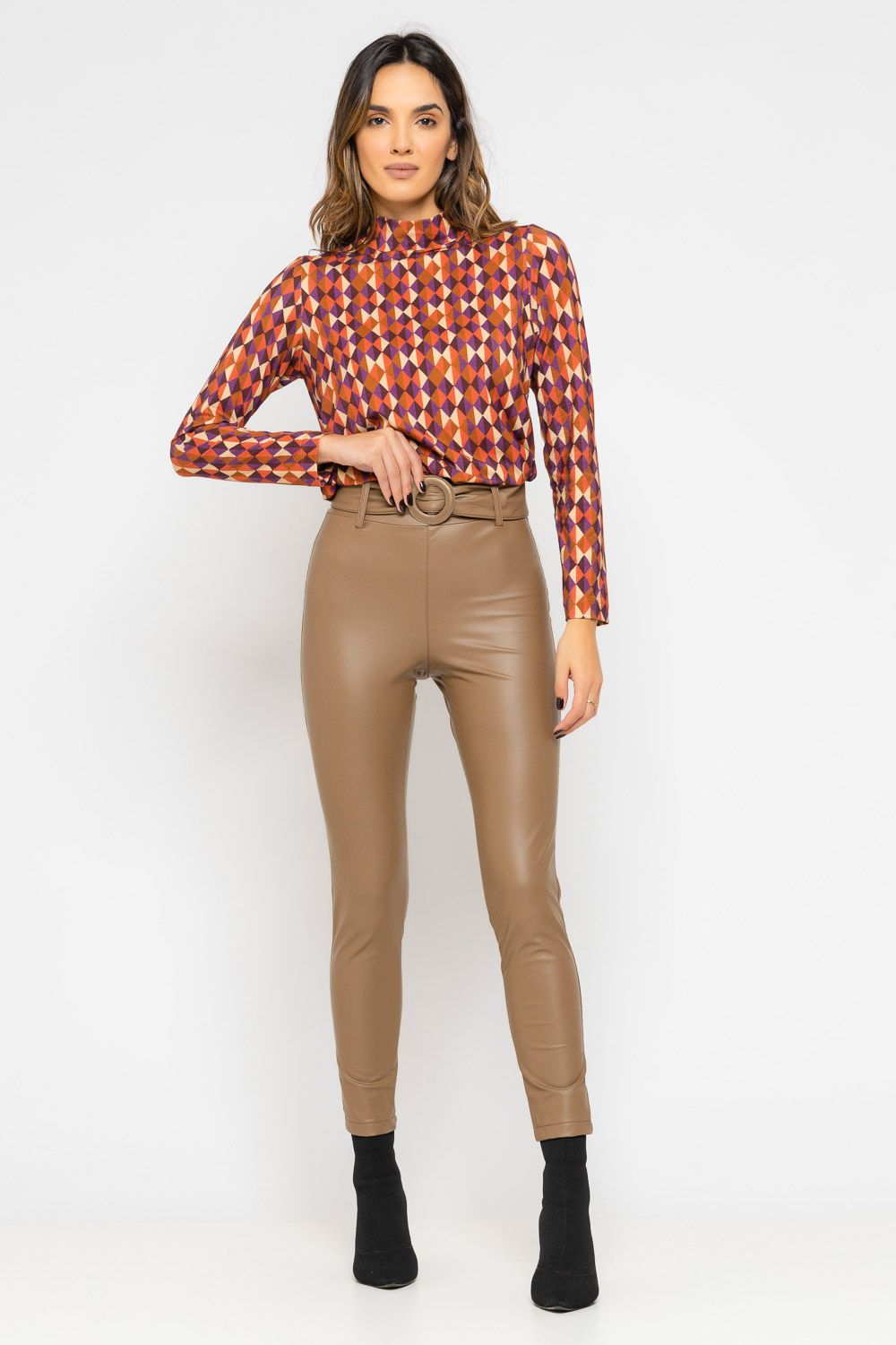 Calça Alexa Em Couro Sintético Com Elastano E Cinto Páprika